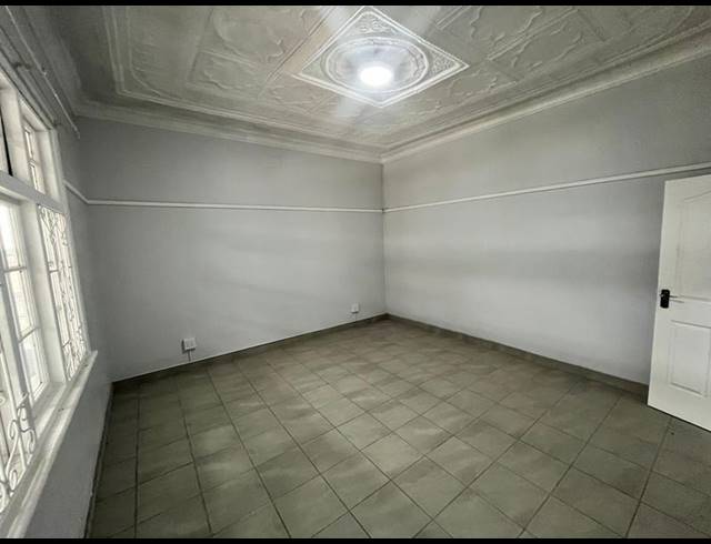 6 BEDROOM HOUSE FOR SALE IN GEDULD